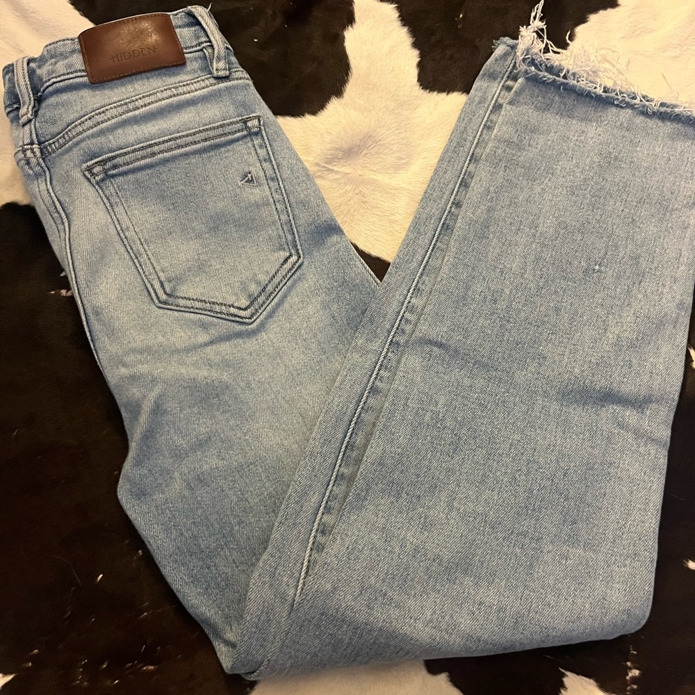 Chic Light Blue Cropped Jeans